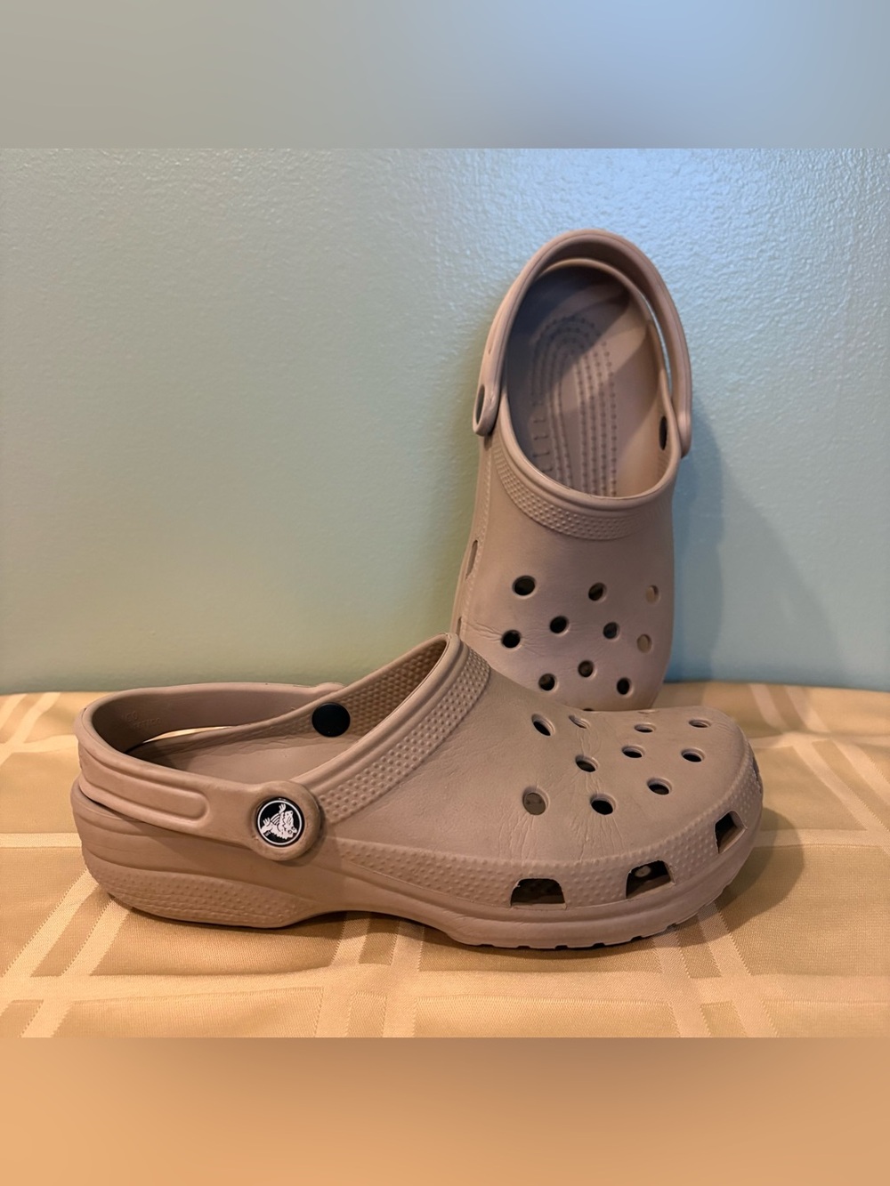 CROCS traditional tan slip on clogs shoes men’s 6 women’s 8